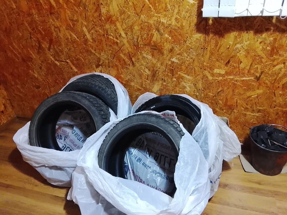 Комплект зимних шин