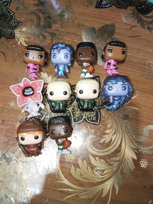 Киндер Джой(очень странные дела, гари потер,динозавры)