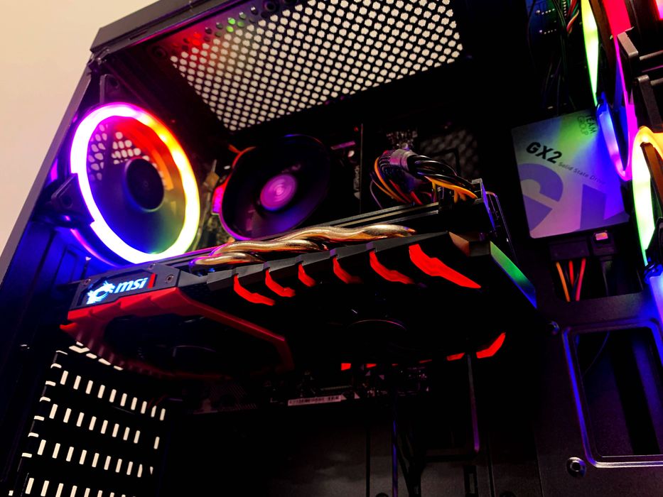 Геймърси чисто нов компютър с гаранция!