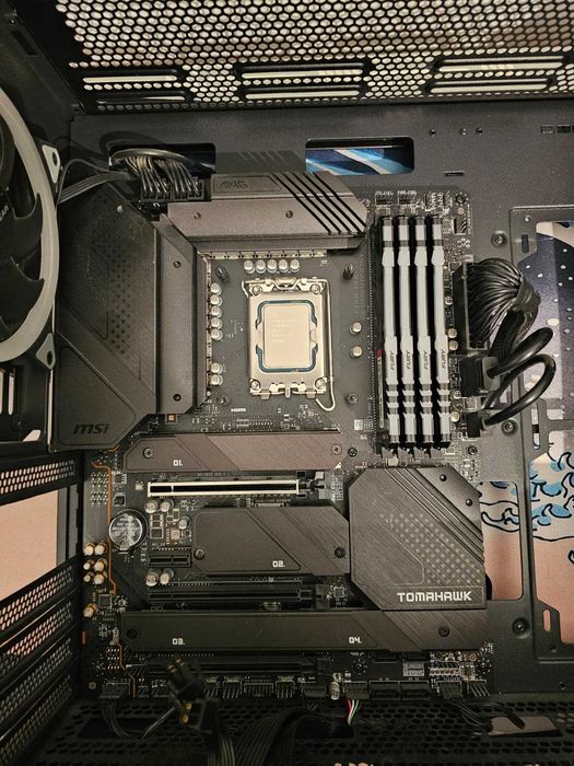 Kit Gaming MSI MAG Z690 TOMAHAWK + i7 12700KF + 32GB Kingston FURY