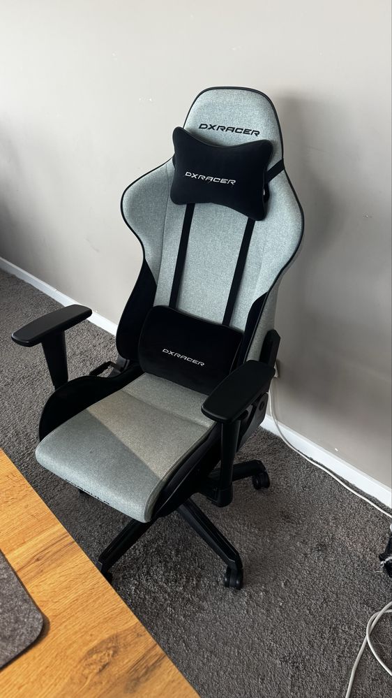Игровое кресло DXRacer Formula R-NEO