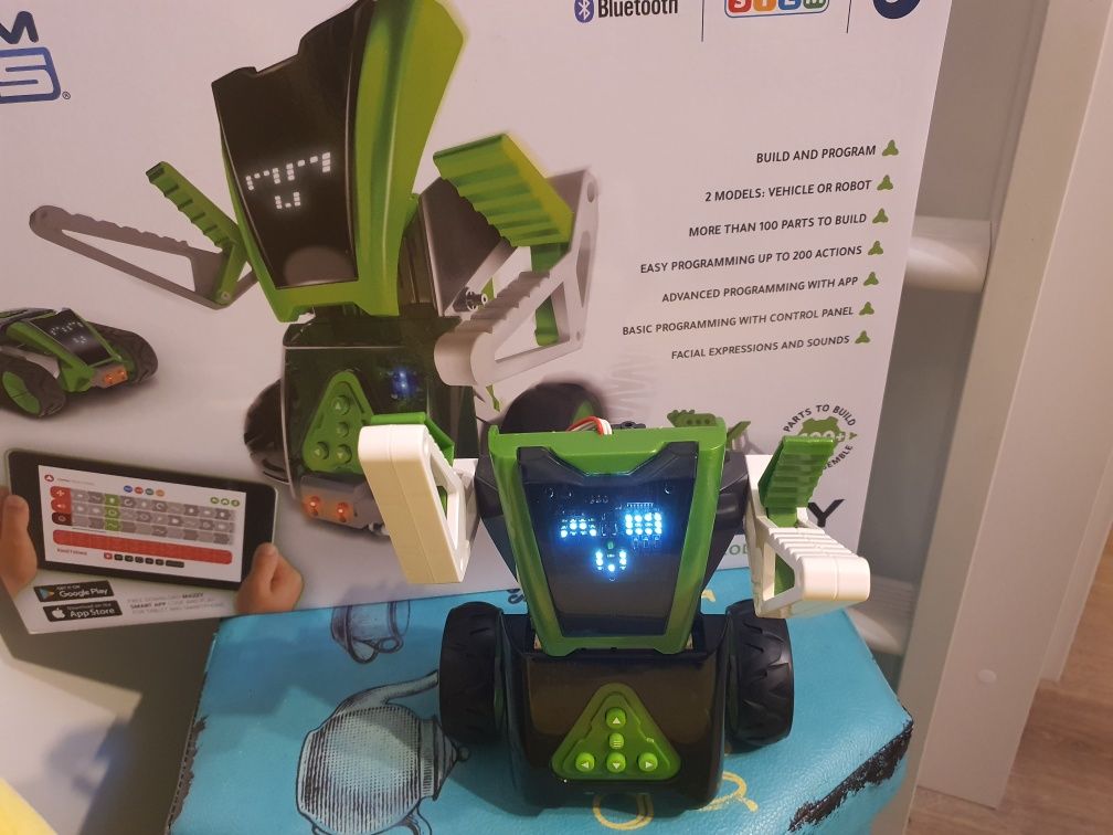 Robotel programabil Mazzy