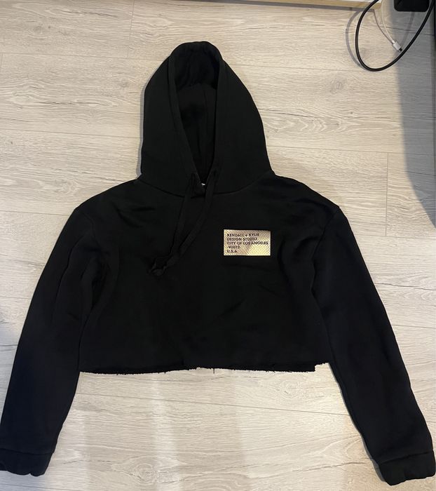 Черен суитшърт на Kendall and Kylie