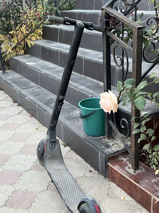 Электро самокат ninebot