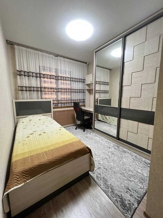 Юнусабад 3, 4/1/4 Продаётся квартира первая линия французская планиров