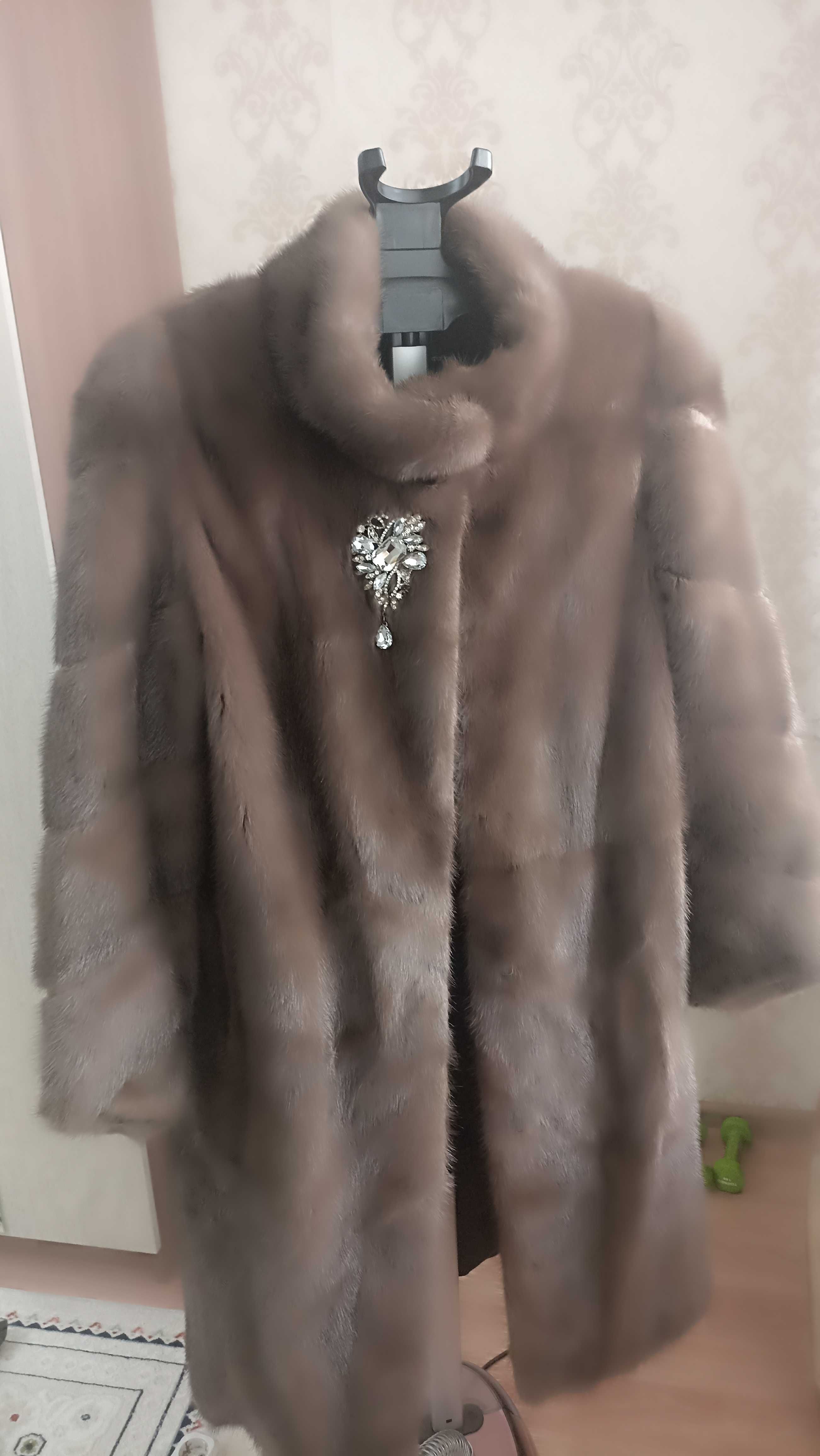 Продам норковую шубу