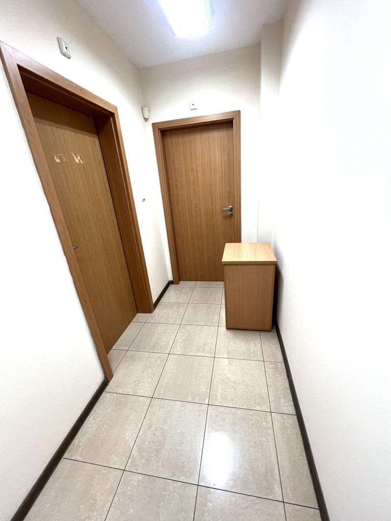 Дава се под наем Офис в Пловдив, Гагарин - 110 кв.м за 500 € - Снимка #4