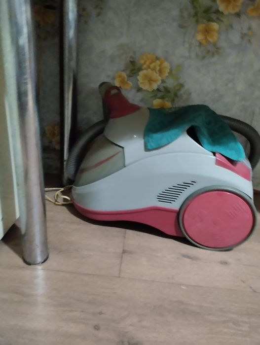 Продам пылесос хороший
