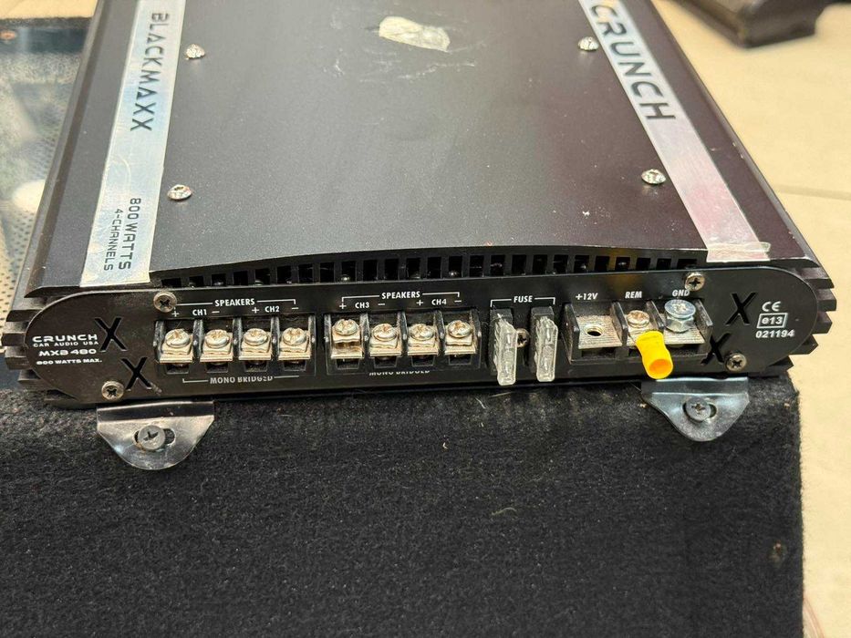 Бас Каса CRUNCH 200W + Усилвател Crunch Blackmaxx MXB480