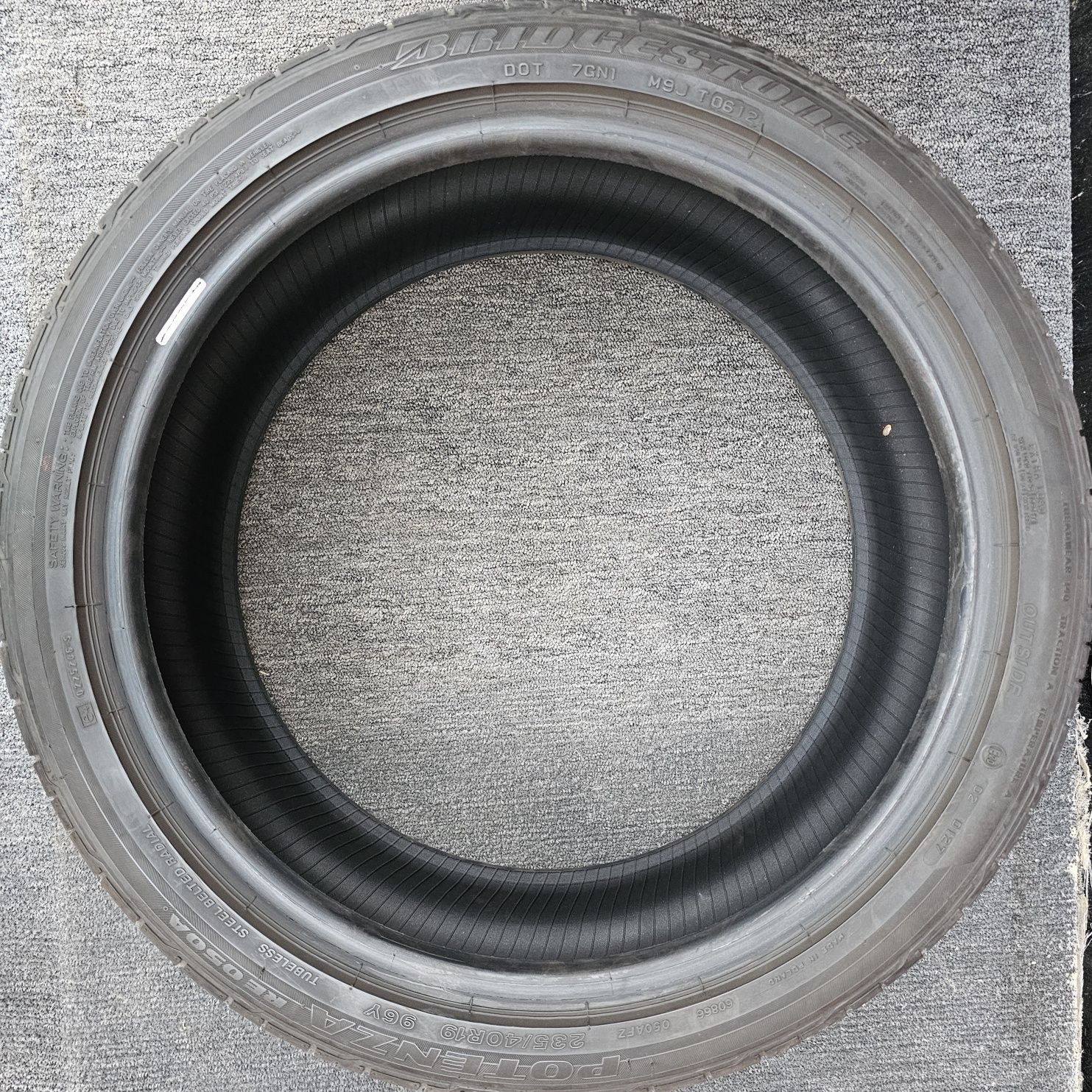 Anvelope De Vara / Cauciucuri De Vara 235- 40- 19”