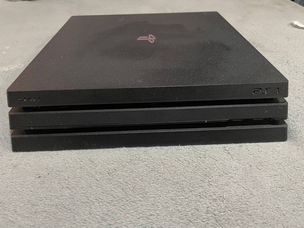 Продается  PS4 pro