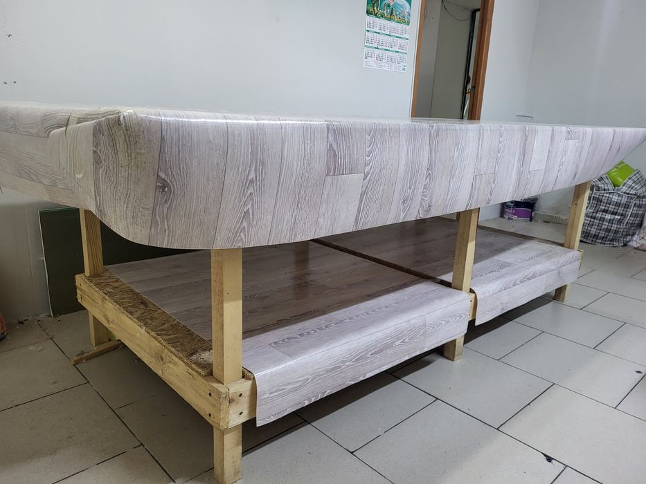 Стол для кройки шитья.