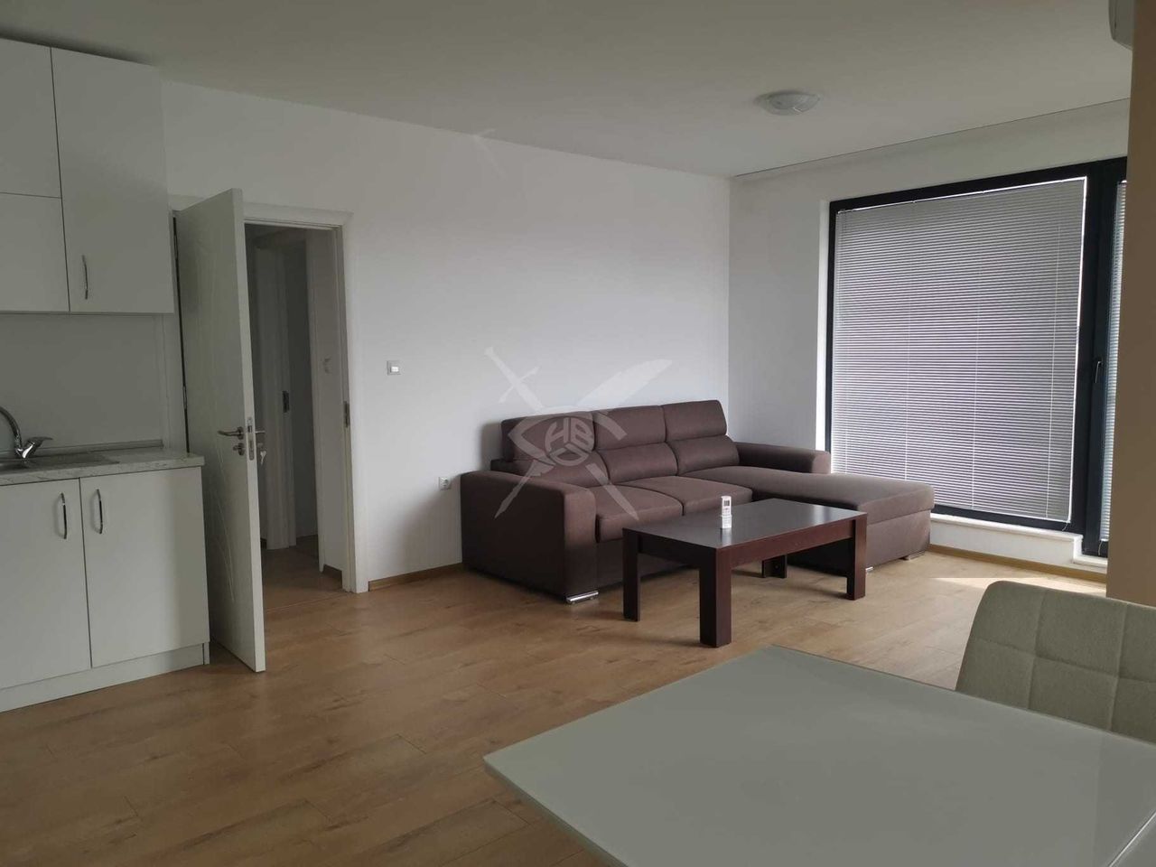 Продава се Тристаен апартамент в Бургас, Сарафово - 101 кв.м за 1951 €/кв.м - Снимка #2