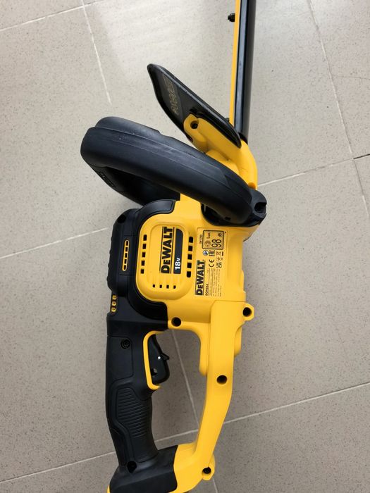 Акумулаторен храсторез DeWALT DCMHT563N, 18 V, 55 см