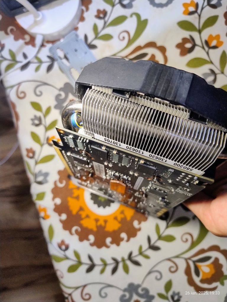 Vând placă video ASUS GTX 760 DC2OC 2GD5 (2GB GDDR5, DirectCU II OC