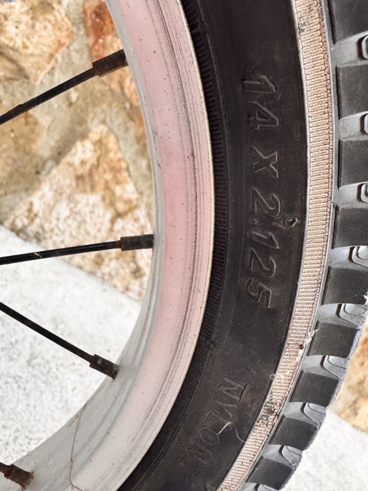 Детски велосипед  с помощни колела