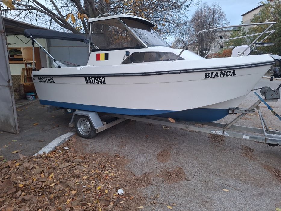 Vând barca jenneau esteo 5m