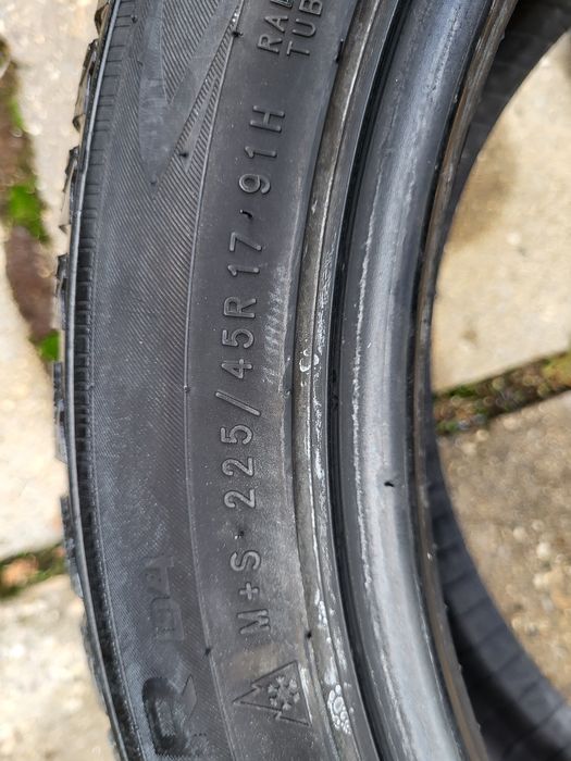 4бр 225/45/17 гумите са много запазени