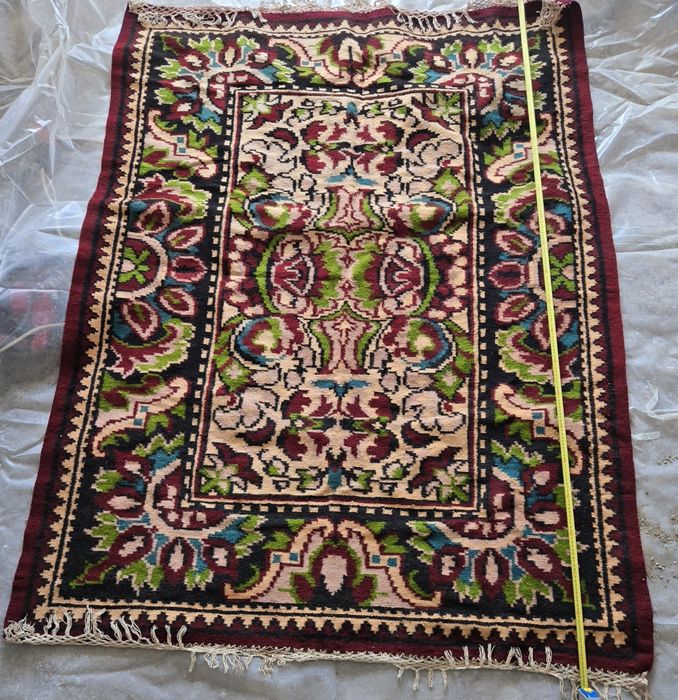 Covor vechi tradițional