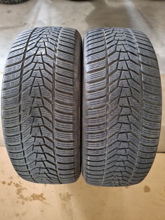 2 Anvelope de iarnă 235 55 r18  Hankook