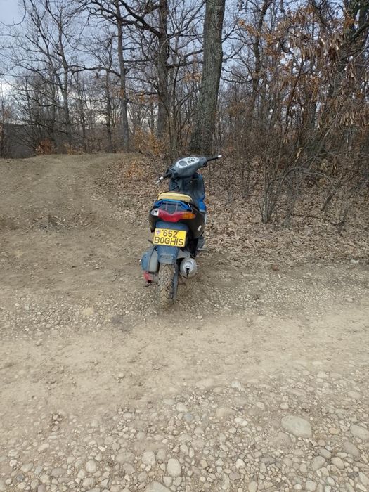 Vând  scuter gilera runner