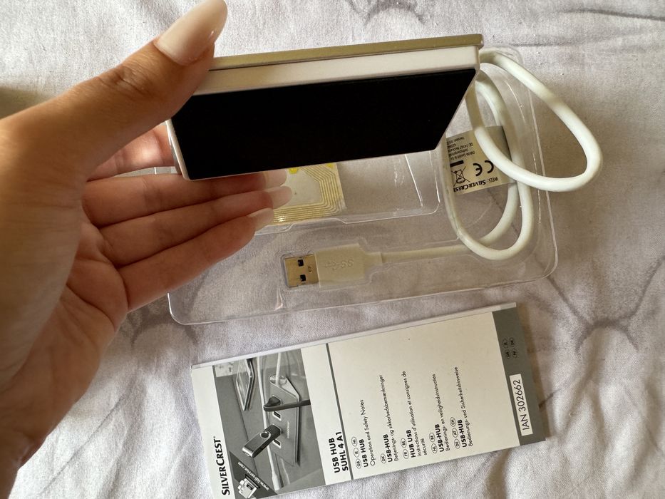 HUB multi USB cu 4 spoturi cu adaptor de alimentare