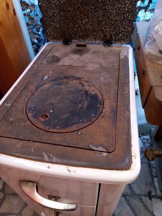 Sobă email cu plită de fontă