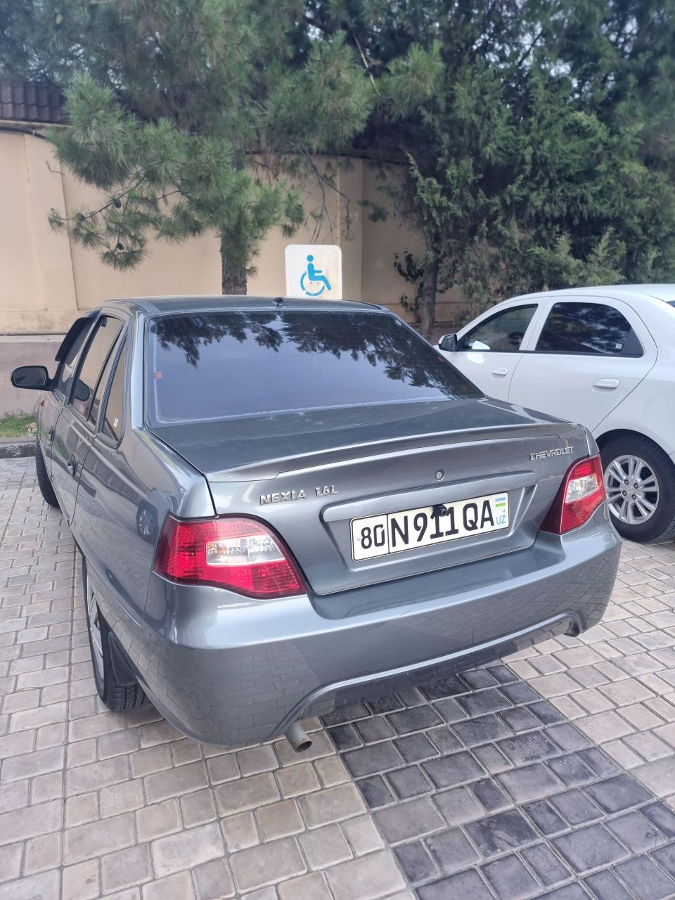 Nexia 2 legenda 1.6 сотилади