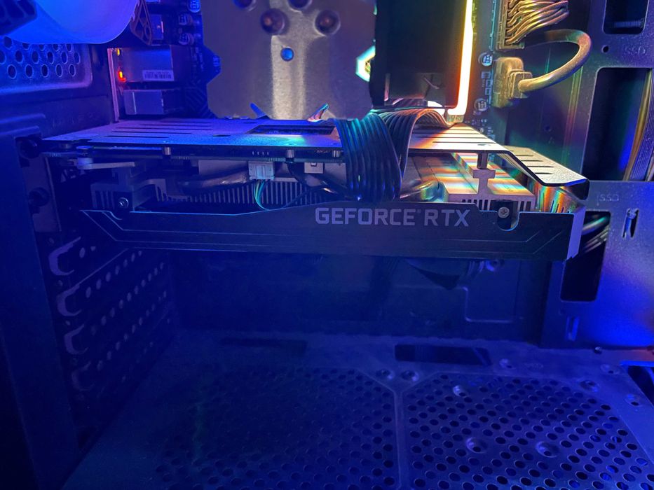 RTX 3050 8GB Sotiladi