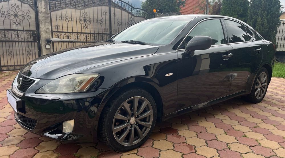 Lexus Seria IS 220d Cutie manuală
