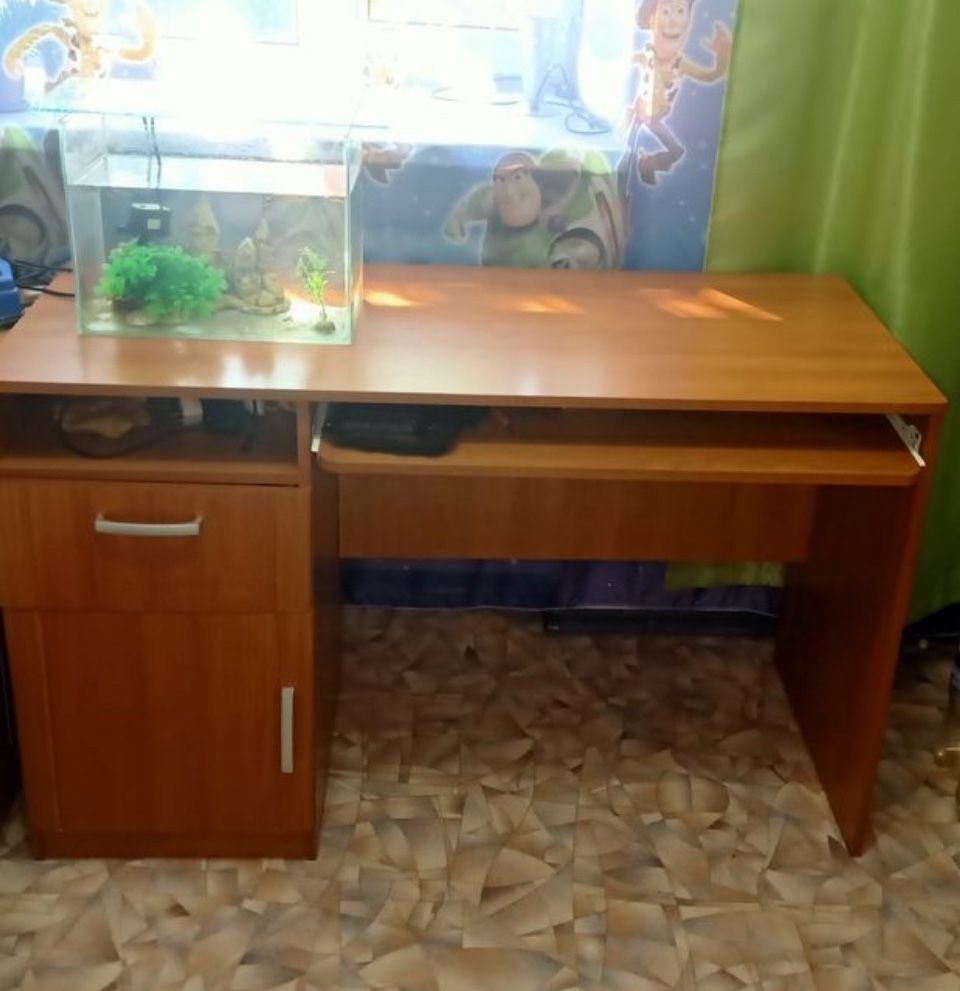 Стол письменный и под компьютер
