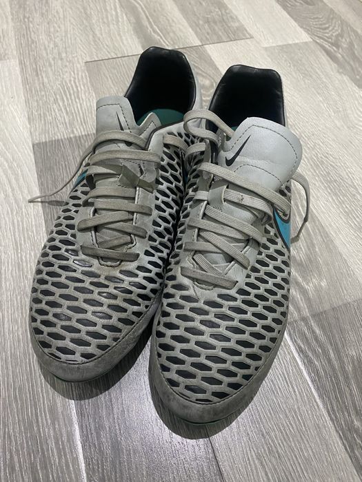 Бутсы Nike футбольные