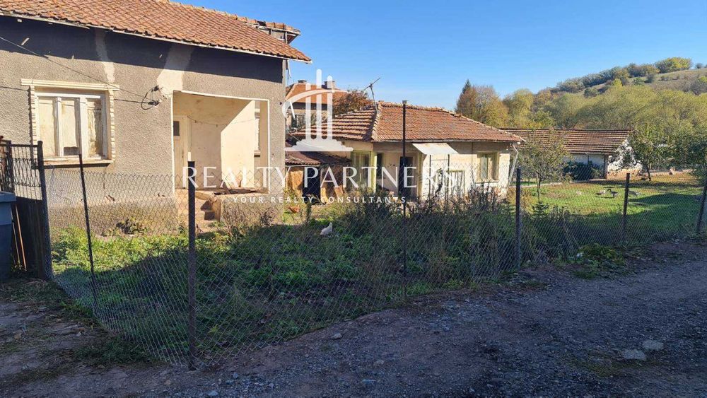 Продава къща – с. Ноевци, общ. Брезник