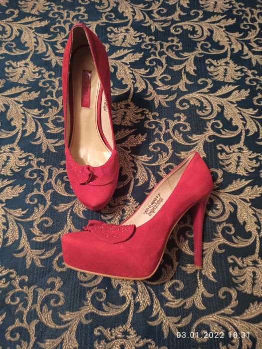 Продам новые туфли