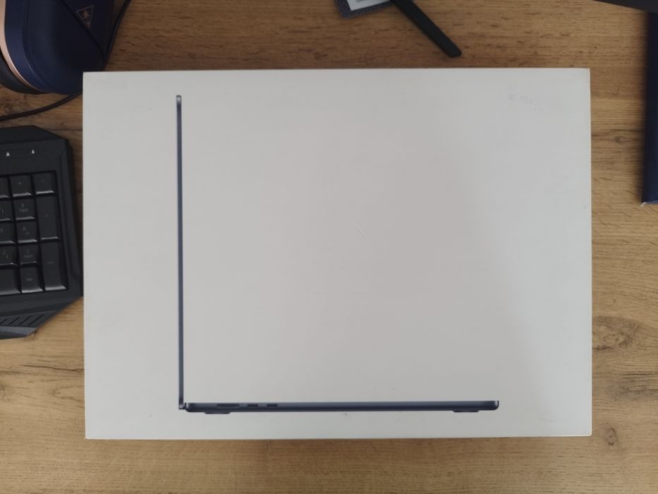 MacBook Air 15" M4 16/256 - y 2025