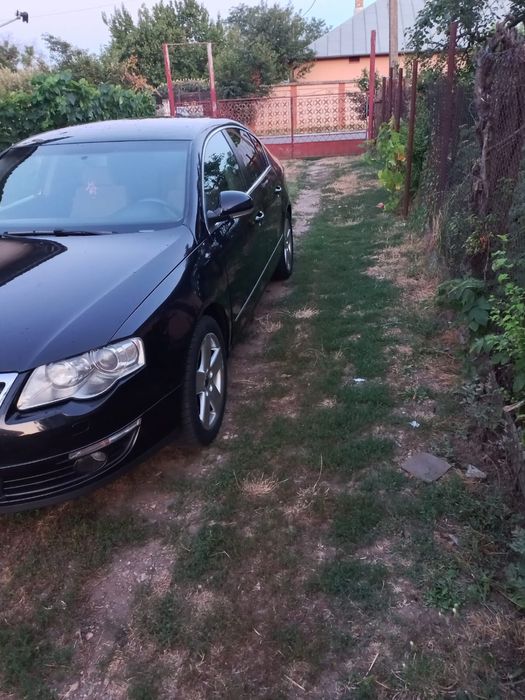 Vând Volkswagen Passat B6