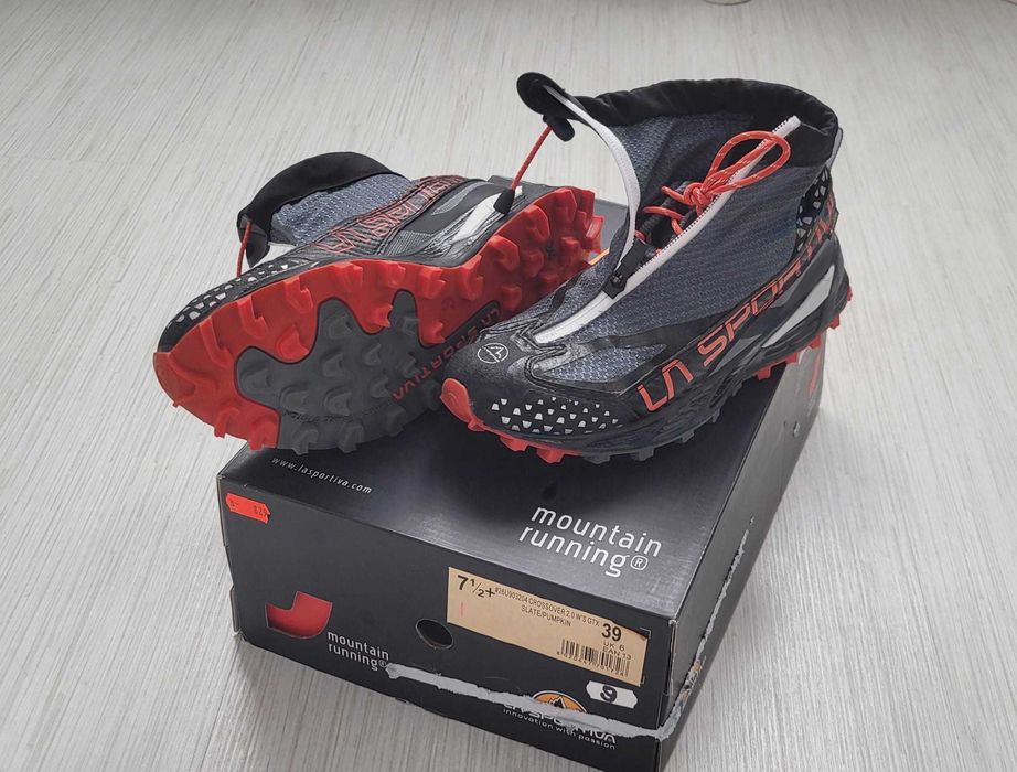 Bocanci La Sportiva dama nr. 39 – purtați o singură dată, ca noi!