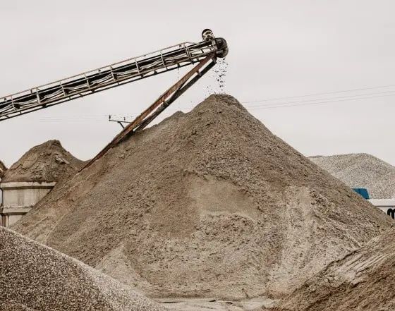 Aduc vand livrez nisip sapa tencuiala pietris balast