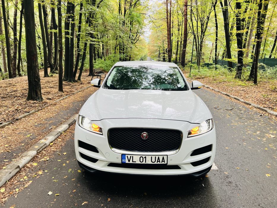 Jaguar F-pace / Automat / 11.2020 E6 / Diesel 2.0 / 4X4 / Navi Mare