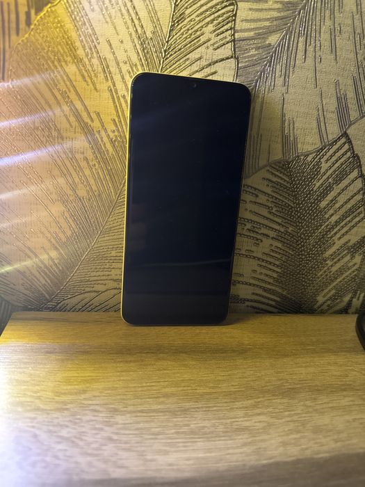 Samsung A-30 б/у бир кул тутилган айби йук