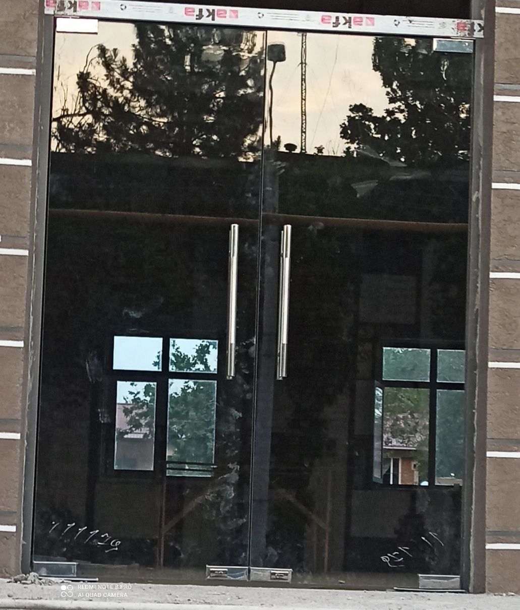 Remont kalyòni oynali eshik