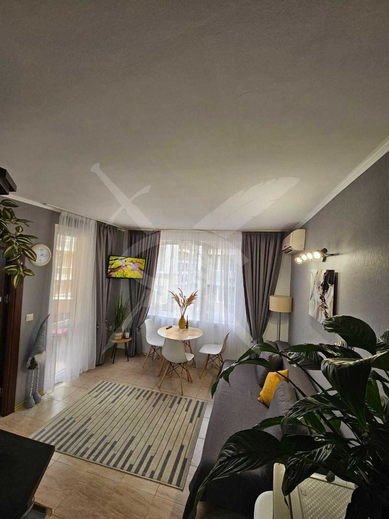 Продава се Двустаен апартамент в к.к. Слънчев бряг - 53 кв.м за 1378 €/кв.м - Снимка #1
