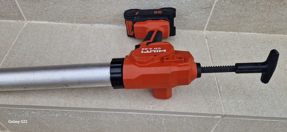Hilti pistol de silicon pe acumulator