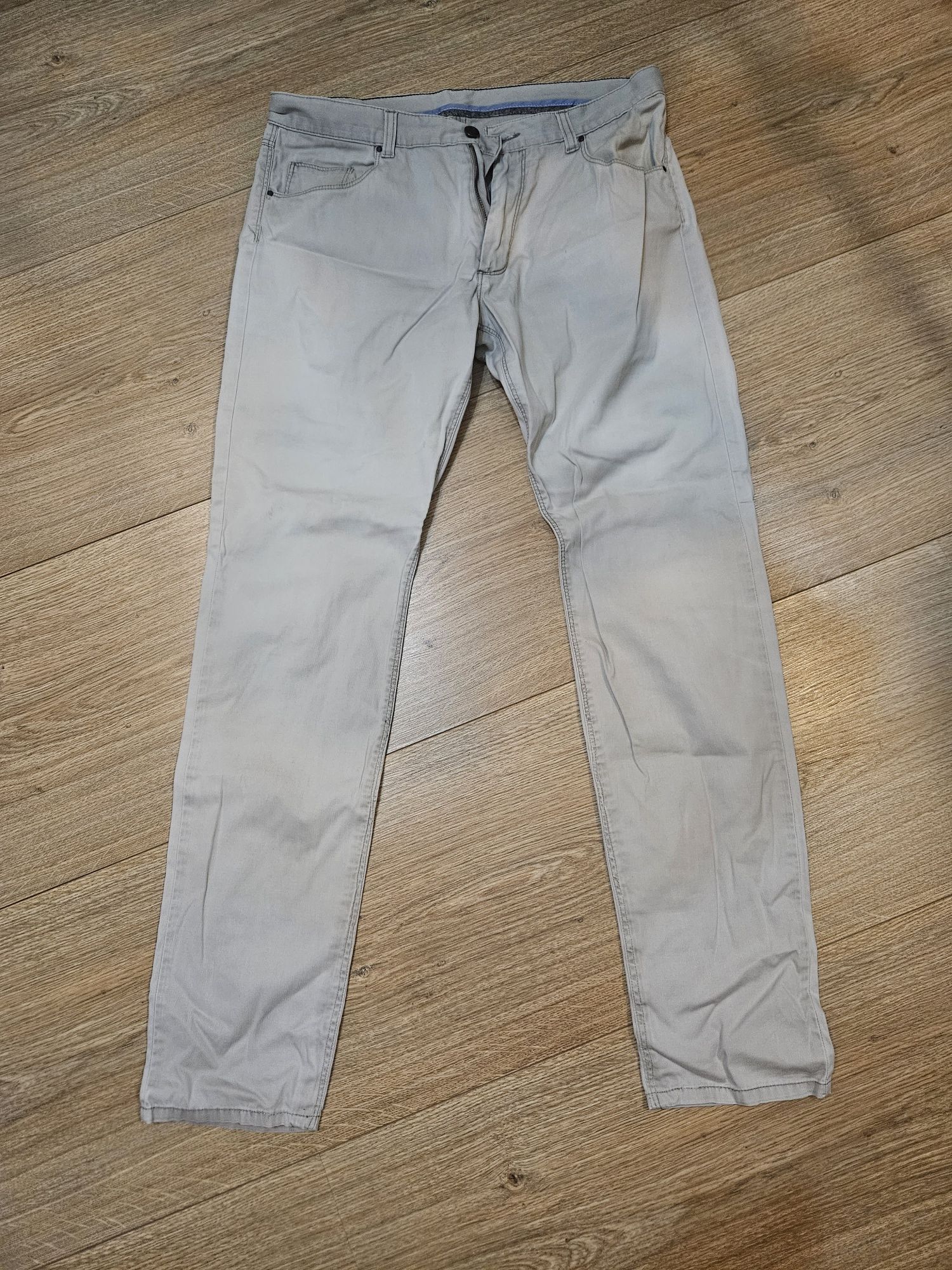 Pantaloni Jerem mărimea 44