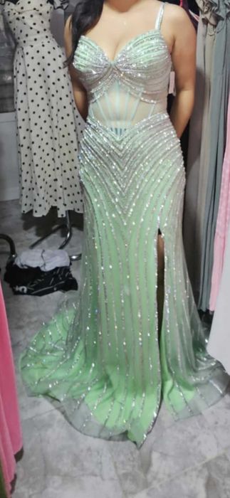 Официална Рокля купувана от Италия