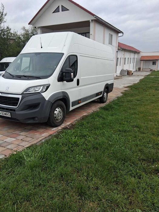 Vând autoutilitară Peugeot Boxer