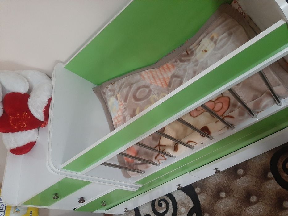 Детская кроватка