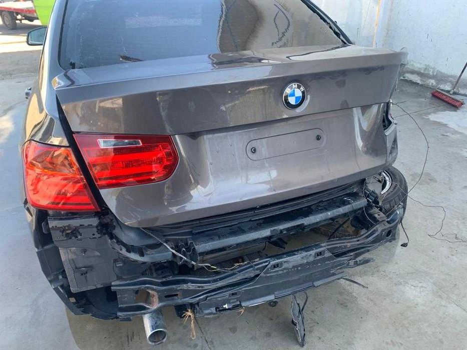 Dezmembrez bmw 320 f30/bara f30/aripa f30/capota f30/interior f30
