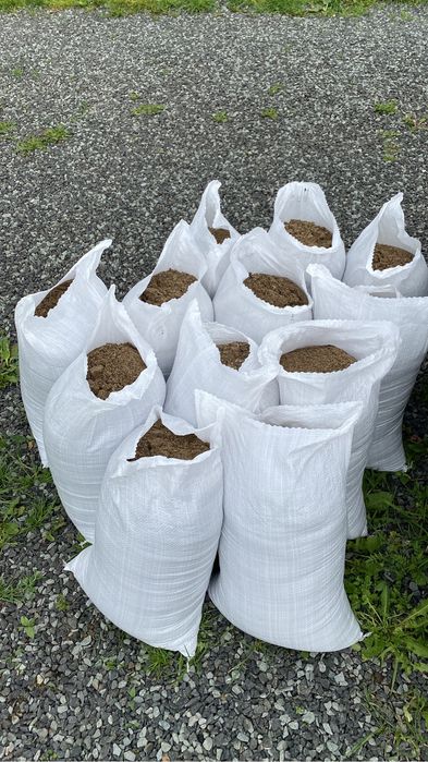 Nisip ambalat în saci de 30-35 kg