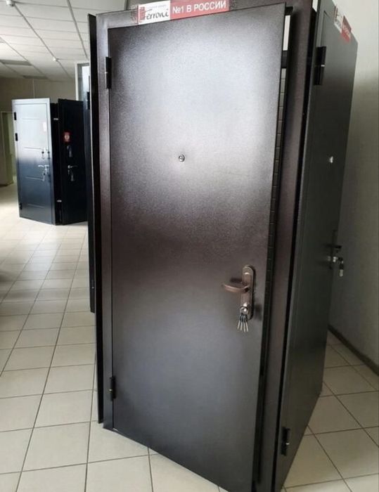 Продам дверь входную